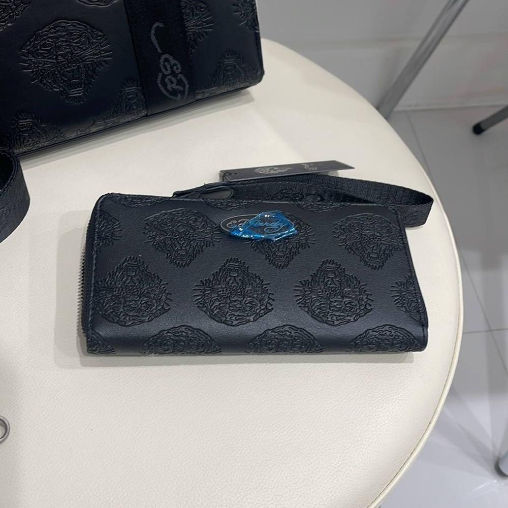 Ed Hardy Black Embossed Tiger Print Satchel Crossbody Bag &  Wallet/Wristlet - Picture 3 of 10